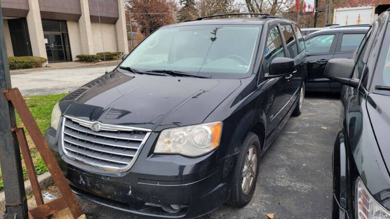 2008 Chrysler Town & Country Touring's photo