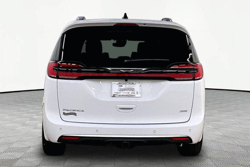 2027 Chrysler Pacifica Pinnacle