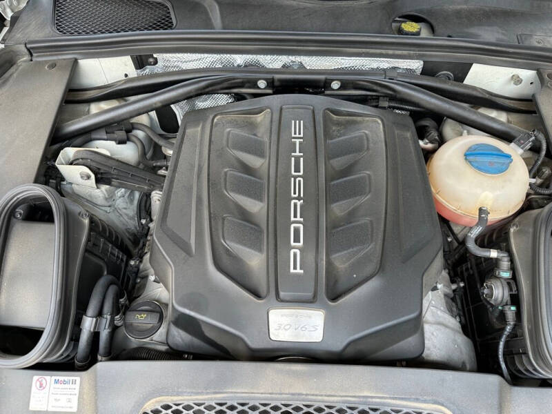 2017 Porsche Macan S