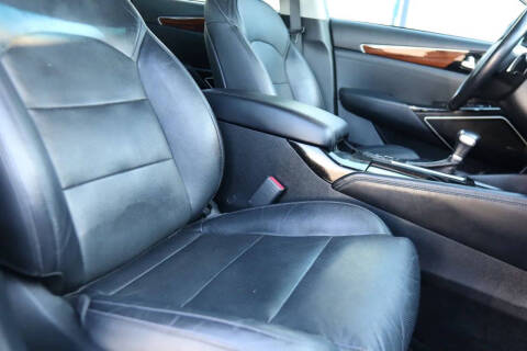 2017 Kia Cadenza Technology