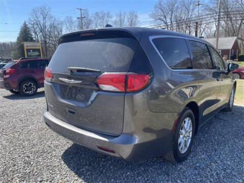 2020 Chrysler Voyager LX