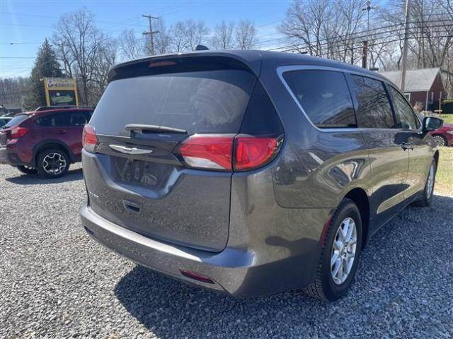 2020 Chrysler Voyager LX