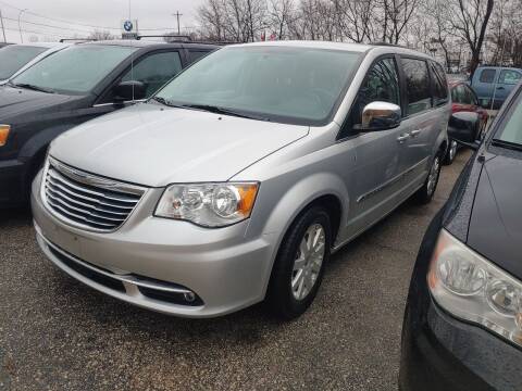 2012 Chrysler Town and Country for sale at Short Line Auto Inc in Rochester MN