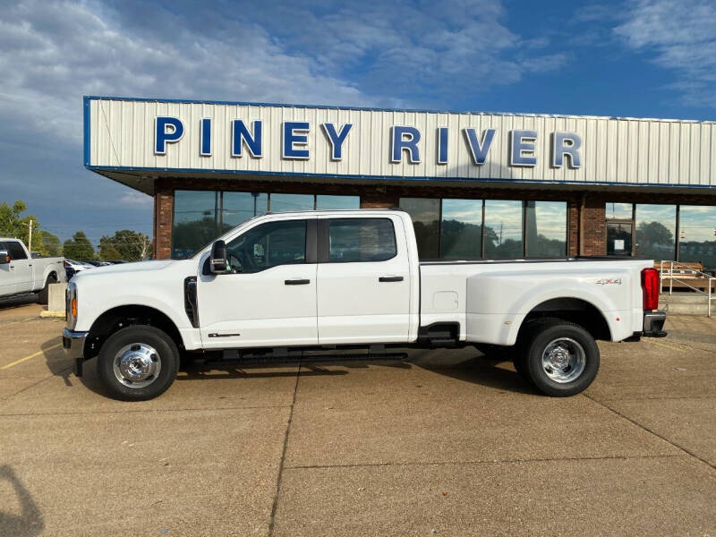 2026 Ford F-350 Super Duty XL's photo