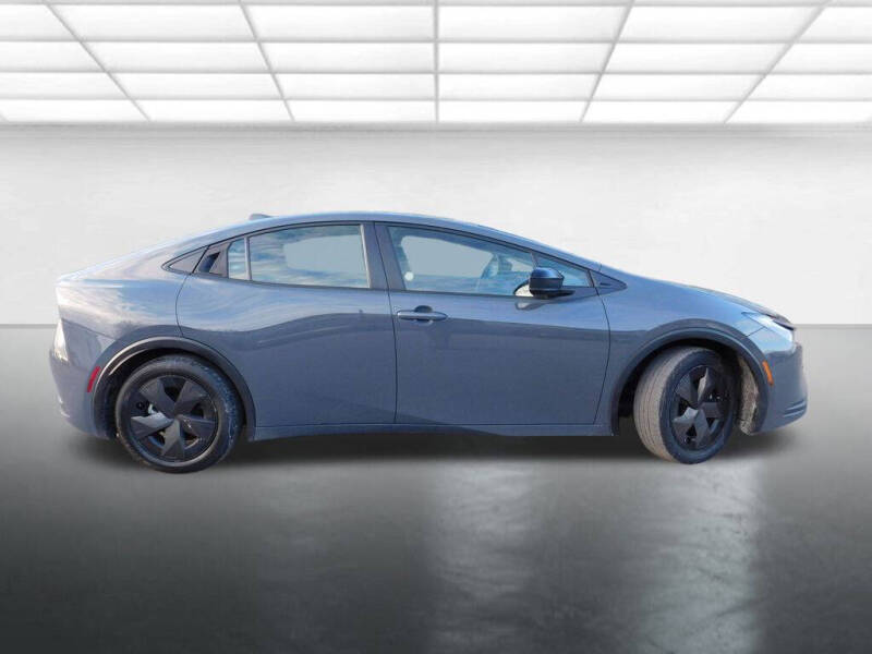 2024 Toyota Prius LE