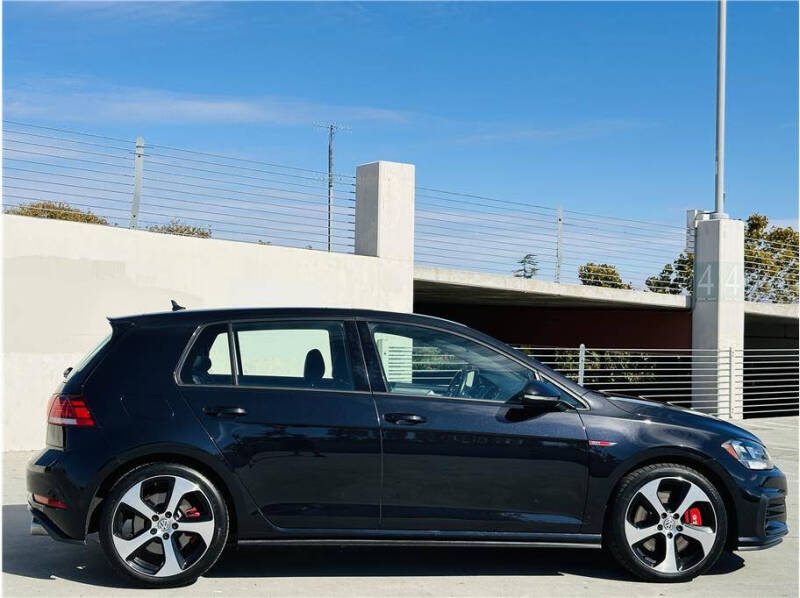 2019 Volkswagen Golf GTI SE photo 12