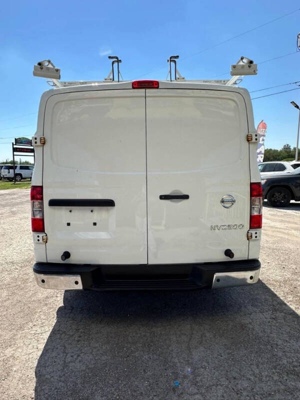 2015 Nissan NV Cargo SL photo 3