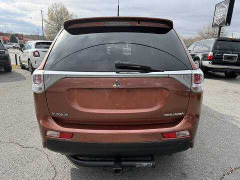 2014 Mitsubishi Outlander SE