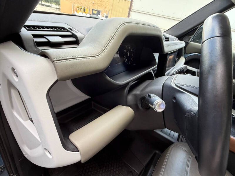 2020 Land Rover Defender 110 SE