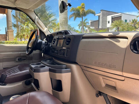 2010 Ford E-Series E-350 SD XLT