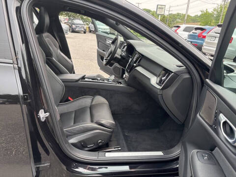 2024 Volvo S60 B5 Plus Black Edition
