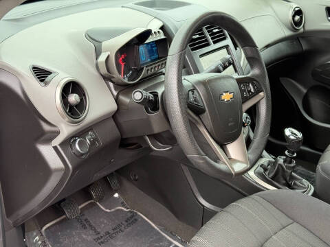 2013 Chevrolet Sonic LT Manual