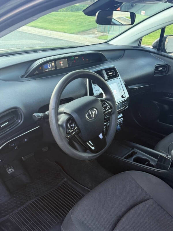2022 Toyota Prius L Eco
