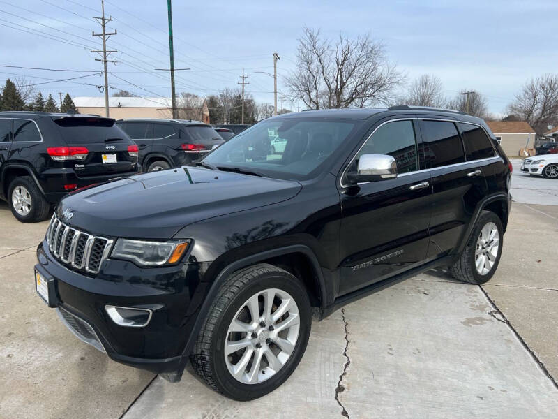 2017 Jeep Grand Cherokee for sale at Bob Waterson Motorsports in South Elgin IL