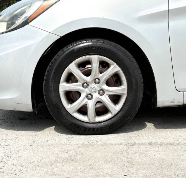 2013 Hyundai Accent GLS