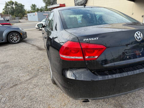 2014 Volkswagen Passat 1.8T S PZEV