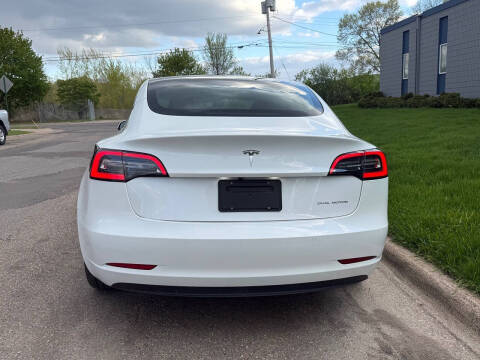 2022 Tesla Model 3 Long Range