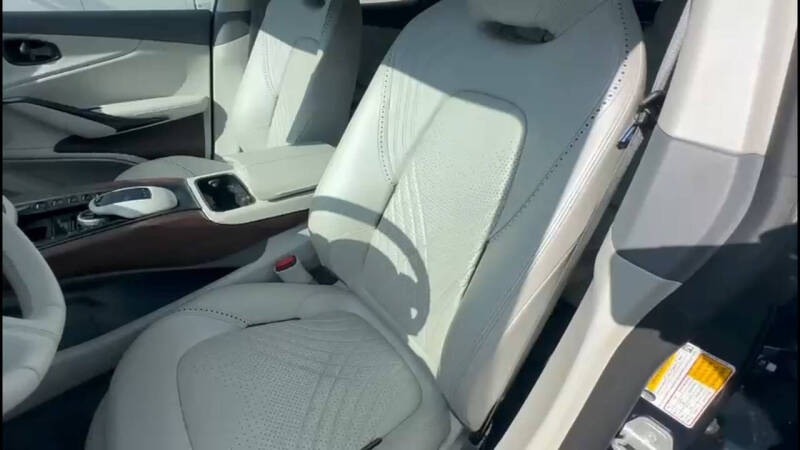 2021 Aston Martin DBX