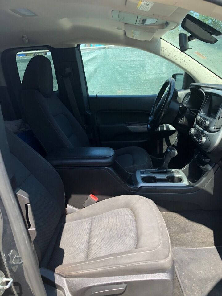 2017 Chevrolet Colorado  - $14,500