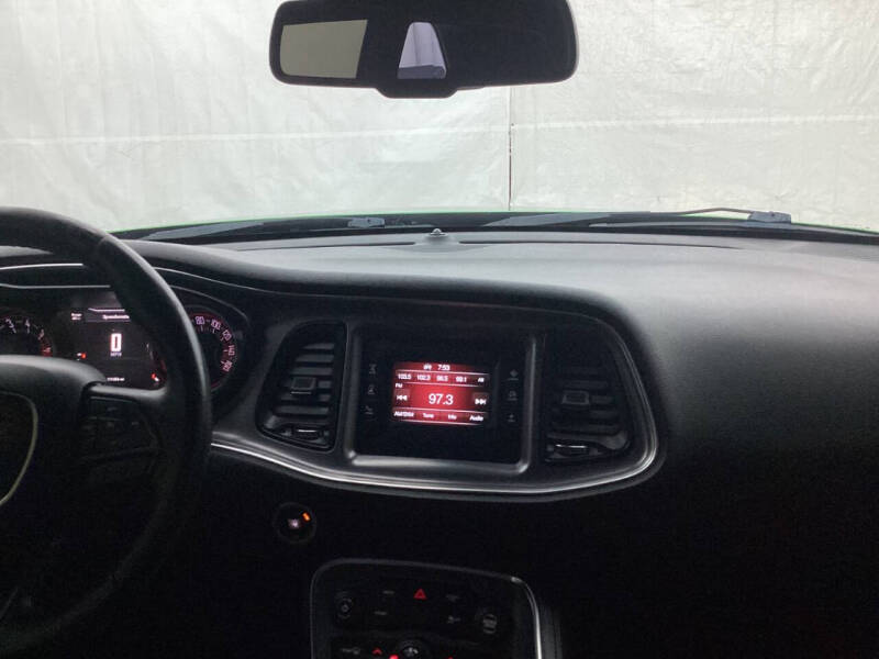 2017 Dodge Challenger SXT