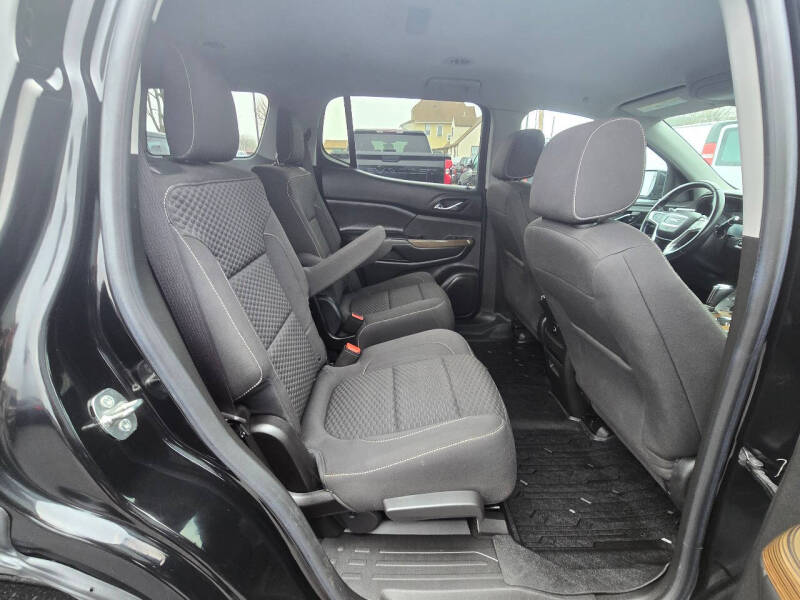 2017 GMC Acadia SLE-2