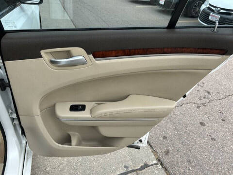 2011 Chrysler 300 Limited