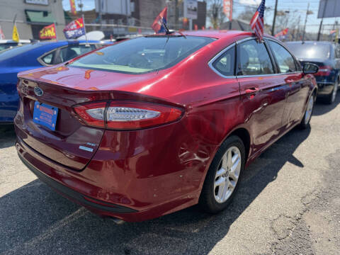 2016 Ford Fusion SE