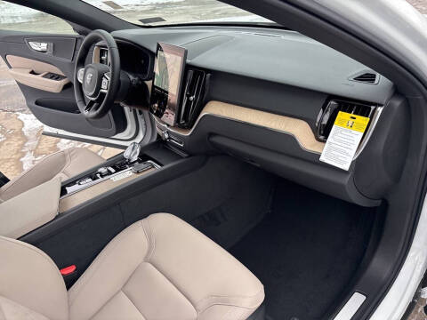 2026 Volvo XC60 B5 Plus