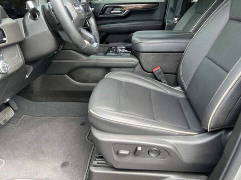 2025 GMC Yukon Elevation