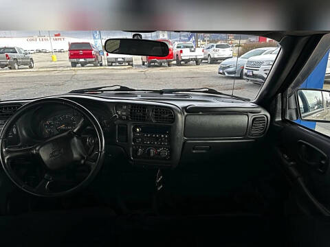 2004 Chevrolet S-10 LS