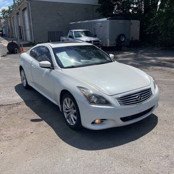 2011 Infiniti G37 Coupe x