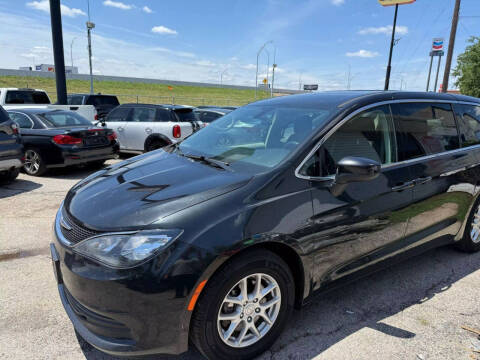 2020 Chrysler Voyager LX