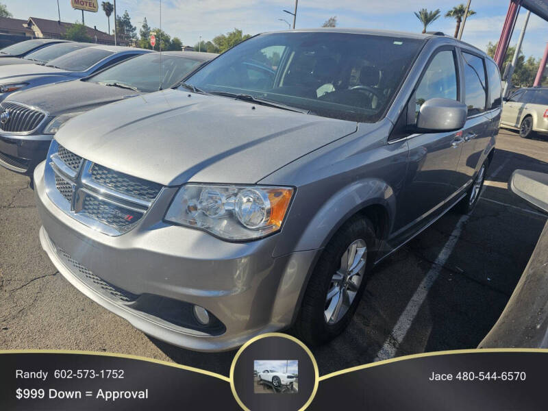 Dodge Grand Caravan's photo