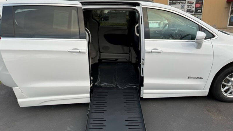 2022 Chrysler Pacifica for sale at A&J Mobility in Valders WI