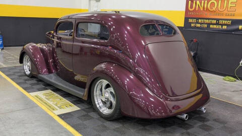 1937 Ford Deluxe