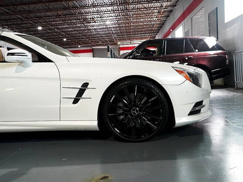 2015 Mercedes-Benz SL-Class 25