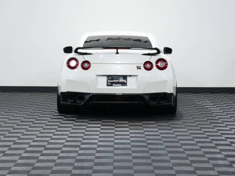 2015 Nissan GT-R Black Edition