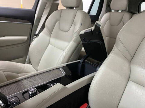 2024 Volvo XC90 B6 Core Bright Theme