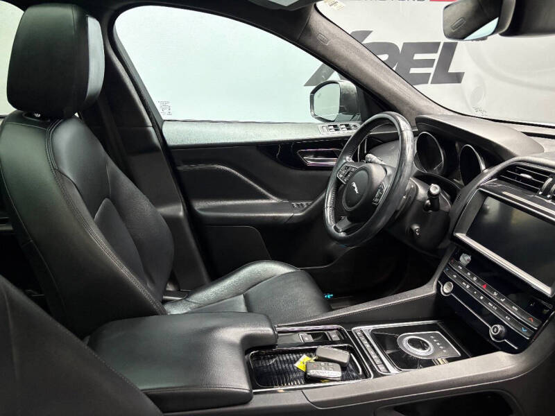 2020 Jaguar F-PACE 25t Premium