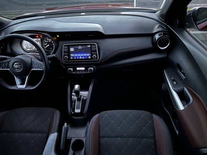 2019 Nissan Kicks SR