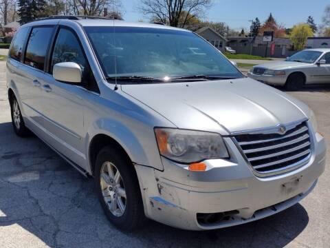 2008 Chrysler Town and Country for sale at Car Castle in Zion IL