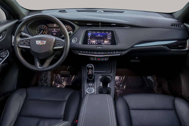 2022 Cadillac XT4 Luxury