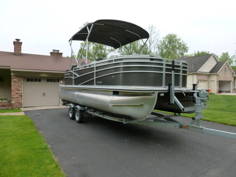 2018 Crestliner 220 Rally for sale at Westbrook Motors in Grand Rapids MI