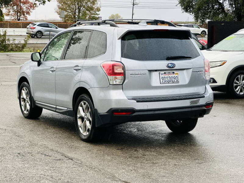 2017 Subaru Forester 2.5i Touring