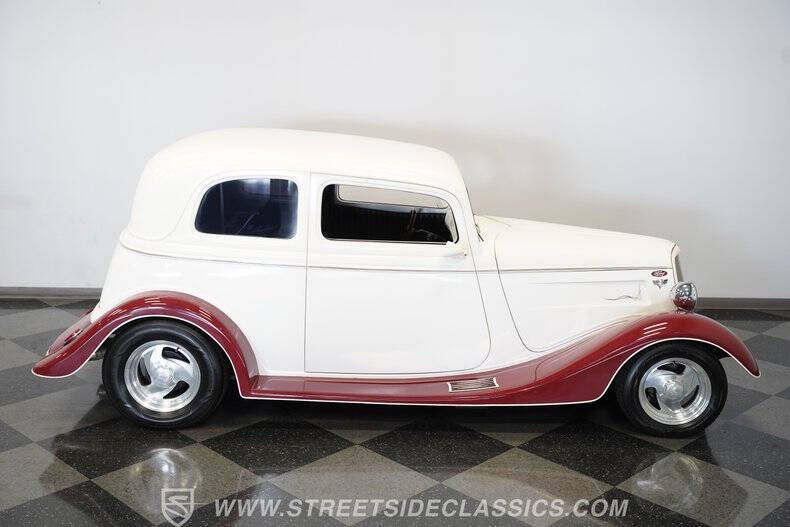 1933 Ford Victoria