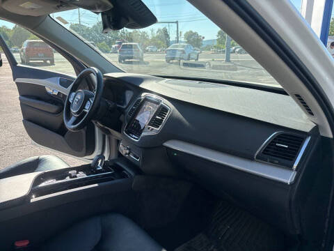 2023 Volvo XC90 B5 Core