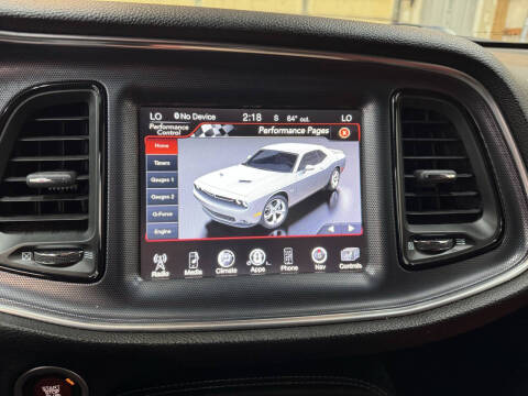 2016 Dodge Challenger 392 HEMI Scat Pack Shaker