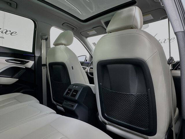 2025 Audi Q5 quattro Premium TFSI