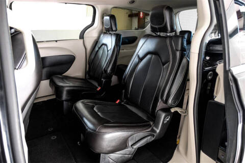 2020 Chrysler Voyager LXi