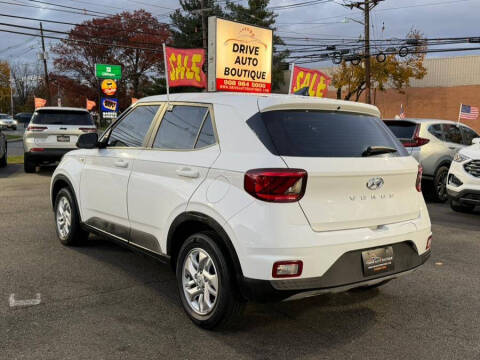 2022 Hyundai Venue SE